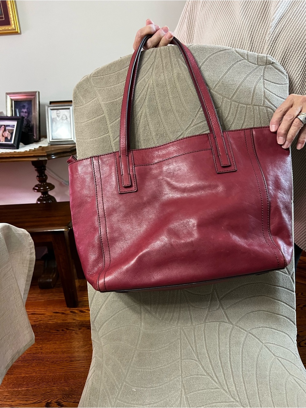 Fossil Burgundy Leather Tote with Key Charm - Picture 2 of 5